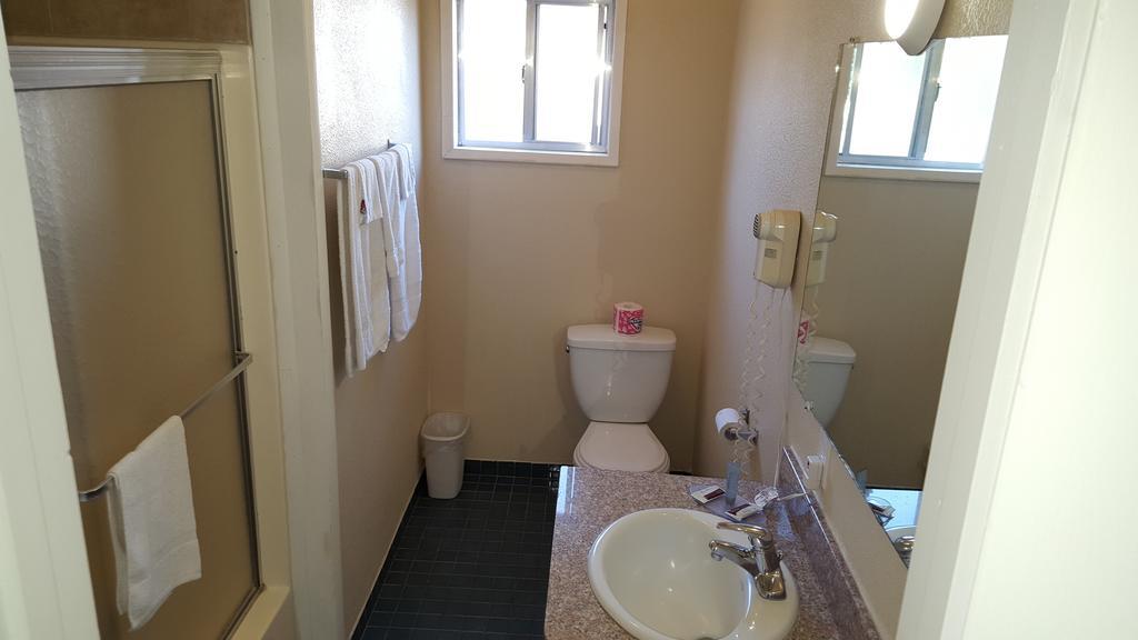 Reedley Inn